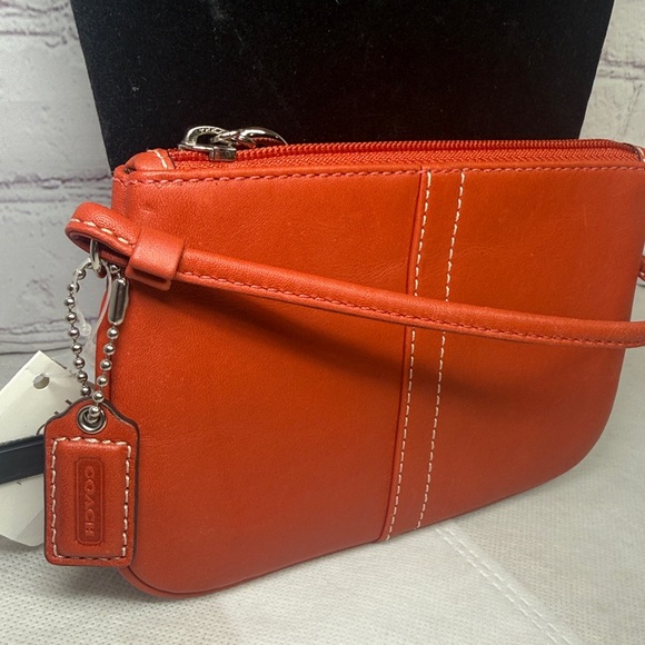 NEW w/ Tags Coach Burnt Orange Coral Leather Wristlet w/ Hangtag - Picture 8 of 13